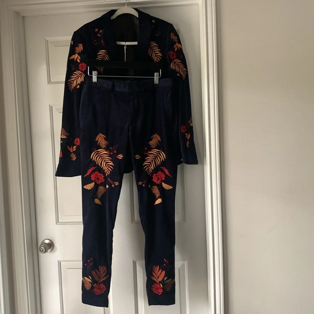 ASOS Men 2pc Blue Velvet Suit Personalized Floral Embroidered Lapel Designer - Picture 2 of 16